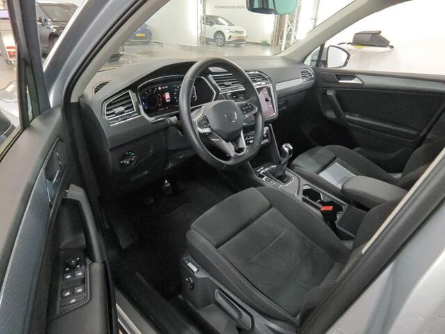 Volkswagen TIGUAN 1.5 TSI Life 14.478 km !!! LED / Navi by APP