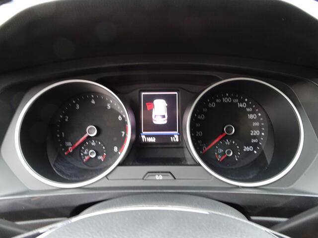 Volkswagen TIGUAN 1.4 TSI ACT Comfortline Automatische airco, navigatie, licht metalen velgen, parkeersensoren voor en achter, trekhaak elektrisch uitklapbaar, enz.