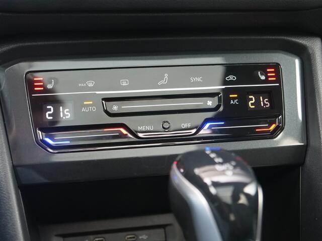 Volkswagen TIGUAN 1.5 TSI R-Line | panorama | head-up | Trekhaak..