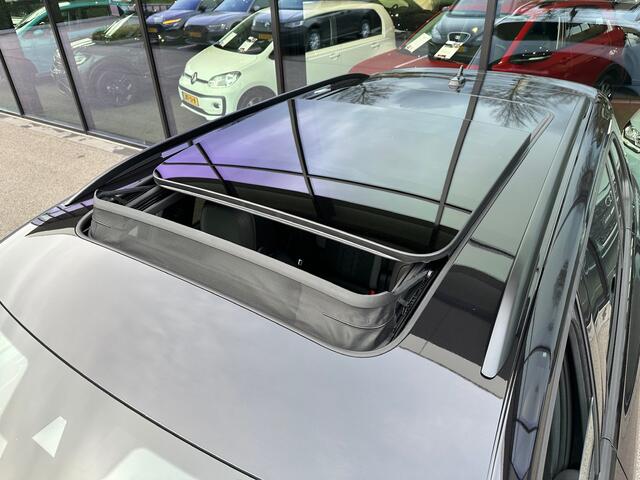 Volkswagen TIGUAN 1.5 TSI 150pk DSG R-Line | Panoramadak | 20 inch | Black Style | Camera | Virtual | Carplay | Elek. Achterklep | Rijklaar incl. garantie