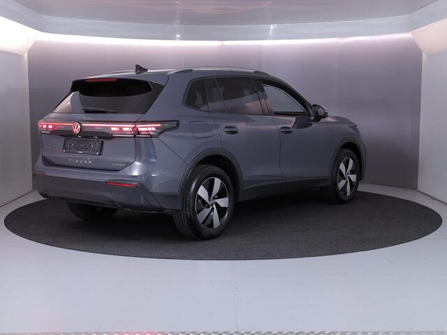 Volkswagen TIGUAN 1.5 eHybrid Life Edition 204 pk Automaat (DSG) | Verlengde garantie | Navigatie | Parkeersensoren (Park assist) | Achteruitrijcamera | Stoelverwarming |