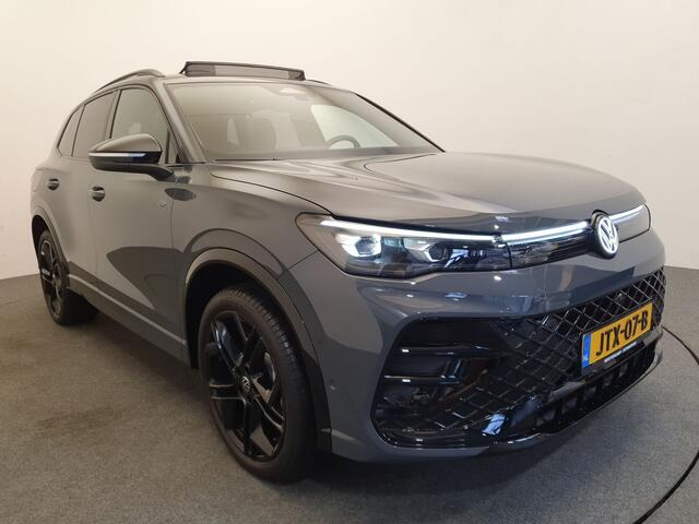 Volkswagen TIGUAN 1.5 eHybrid 272pk DSG/AUT R-Line Wegklapbare trekhaak, Panoramadak, Harman/Kardon, Leder