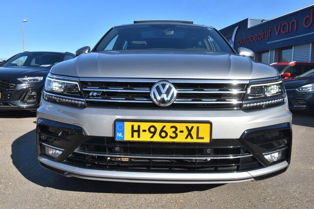 Volkswagen TIGUAN 1.5 TSI ACT Highline Business R-Line TREKHAAK , VIRTUAL COCKPIT , PANODAK , V ST VERW , A UITRIJ CAM , LED KOPL ,