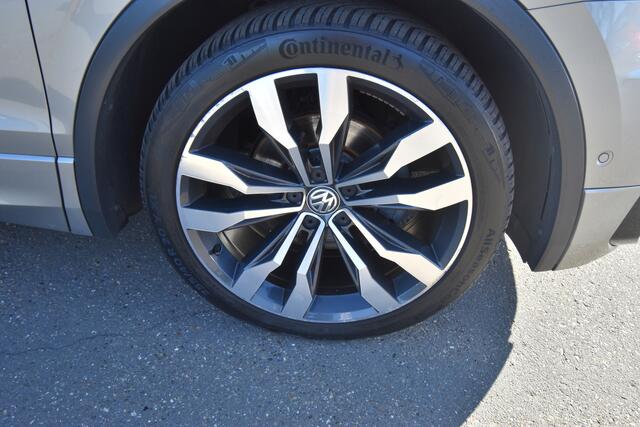 Volkswagen TIGUAN 1.5 TSI ACT Highline Business R-Line TREKHAAK , VIRTUAL COCKPIT , PANODAK , V ST VERW , A UITRIJ CAM , LED KOPL ,