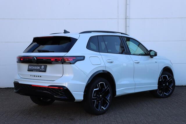 Volkswagen TIGUAN R-Line Business 1.5 150 pk DSG IQ.Light | Pano | Harman Kadon