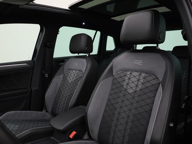 Volkswagen TIGUAN 1.4 TSIeHybrid 180kW/245PK R-Line DSG · Panoramadak · Camera + Parkeersensoren · Trekhaak