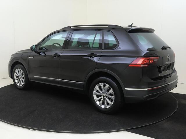 Volkswagen TIGUAN 1.4 TSI eHybrid Life Navigatie | Parkeercamera | LM velgen | Climat control |