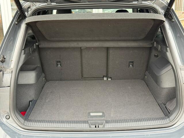 Volkswagen TIGUAN 1.5 eTSI Life Edition 150pk | Trekhaak | 360° camera | Keyless