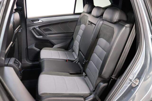 Volkswagen TIGUAN Allspace 1.5 TSI, 2x R-line, Blackstyle, 7-Persoons, Panoramadak, Head-up Display, ACC, Apple CarPlay/Android Auto, Digitale Cockpit, Stoelverwarming,