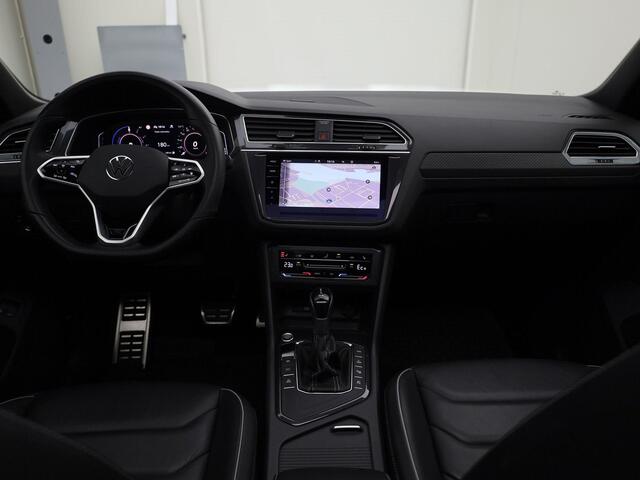 Volkswagen TIGUAN 1.4TSIeHybrid 180kW/245PK R-Line DSG · Leder · Panoramadak · Trekhaak · Stoelverwarming ·