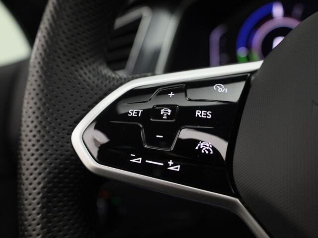 Volkswagen TIGUAN 1.4TSIeHybrid 180kW/245PK R-Line DSG · Leder · Panoramadak · Trekhaak · Stoelverwarming ·