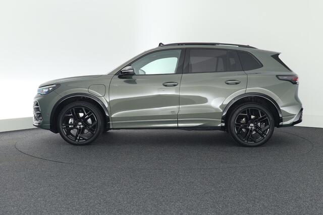 Volkswagen TIGUAN 1.5 204pk eHybrid R-Line Edition Black Style Camera Panoramadak Massage Stoelverwarming Keyless Virtual Cockpit Navigatie