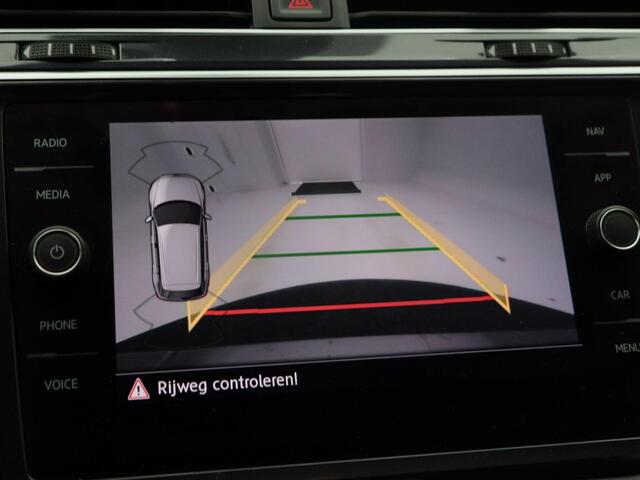 Volkswagen TIGUAN 1.5 TSi 150 Pk Automaat Comfortline Business | Adaptive Cruise | Climatronic | CarPlay | Camera | Navigatie | 17 Inch | 89.810 Km !!