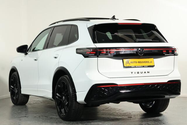 Volkswagen TIGUAN 1.5 eTSI R-Line / Panorama / IQ drive / HUD / CarPlay