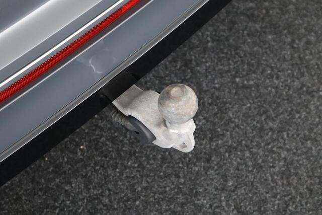 Volkswagen TIGUAN 1.4 TSI eHybrid 245pk R-Line Business Trekhaak Camera Virtual Cockpit Stoelverwarming Panoramadak Navigatie