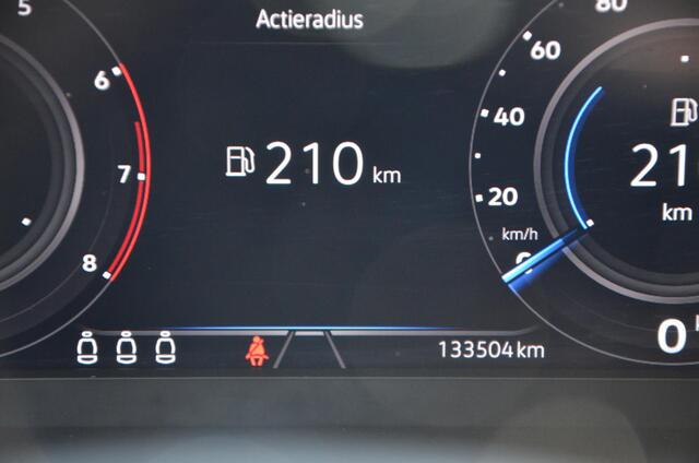 Volkswagen TIGUAN Allspace 1.5 TSI Highline Automaat/Navi/Pdc/Ecc/Led/Virtual dashboard/Achteruitrijcamera/Panoramadak/Cr-Controle/19-Inch Lmv/Stoelverwarming/Dynaudio/Apple Carplay/Android Auto