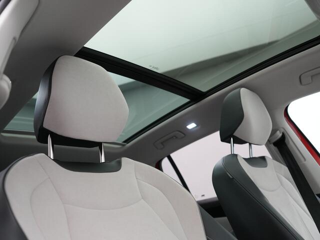 Volkswagen TIGUAN 1.5 eHybrid Elegance 204pk Plug In Hybrid | Panodak | Trekhaak af Fabriek | Adaptive Cruise | Head Up | 360 Camera | Alcantara Sportstoelen Massage | 20"L.M | IQ Light | Keyless |