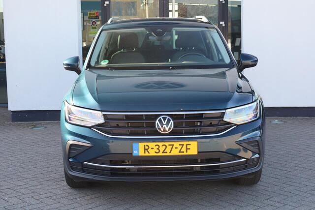 Volkswagen TIGUAN 1.5 TSI Life Business 110KW/150PK DSG, NL auto dealer onderhouden, Trekhaak, Navigatie, elektrische achterklep, digital cockpit pro, keyless entry, chroom pakket, spiegel pakket
