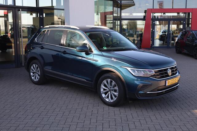 Volkswagen TIGUAN 1.5 TSI Life Business 110KW/150PK DSG, NL auto dealer onderhouden, Trekhaak, Navigatie, elektrische achterklep, digital cockpit pro, keyless entry, chroom pakket, spiegel pakket