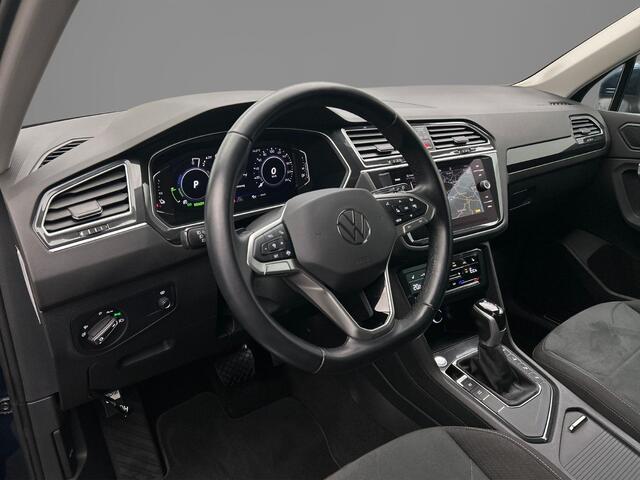 Volkswagen TIGUAN Elegance 1.4 TSI eHybrid 245pk DSG Automaat Trekhaak, Head up display, Adaptive cruise control, LED matrix koplampen, Elektrische achterklep
