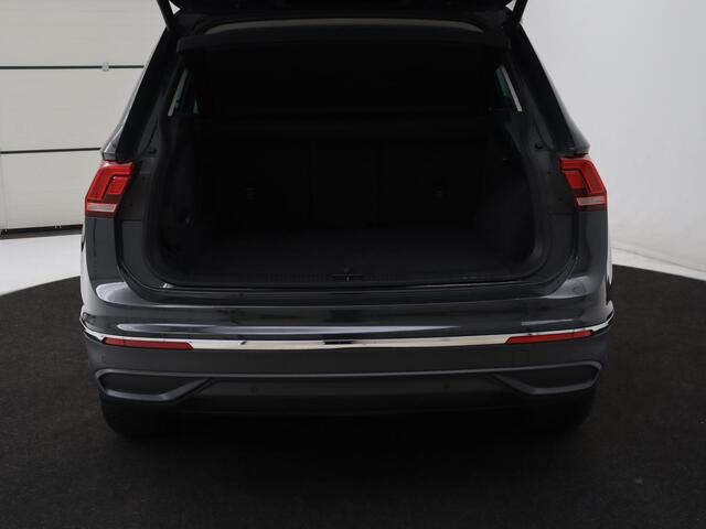 Volkswagen TIGUAN 1.4 TSI eHybrid Comfortline | Panoramadak | Camera | Carplay | Adaptive cruise | Keyless | Navigatie | Full LED | Climate control | Virtual Cockpit | Sfeerverlichting | PHEV | Plug In