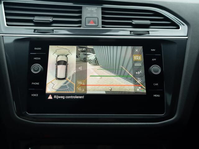 Volkswagen TIGUAN 1.4 TSI eHybrid R-Line Business+ | Panodak | 360 Camera | Trekhaak wegkl. | Head Up | Prijs Rijklaar!!