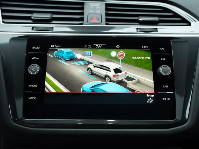 Volkswagen TIGUAN 1.4 TSI eHybrid R-Line Business+ | Panodak | 360 Camera | Trekhaak wegkl. | Head Up | Prijs Rijklaar!!