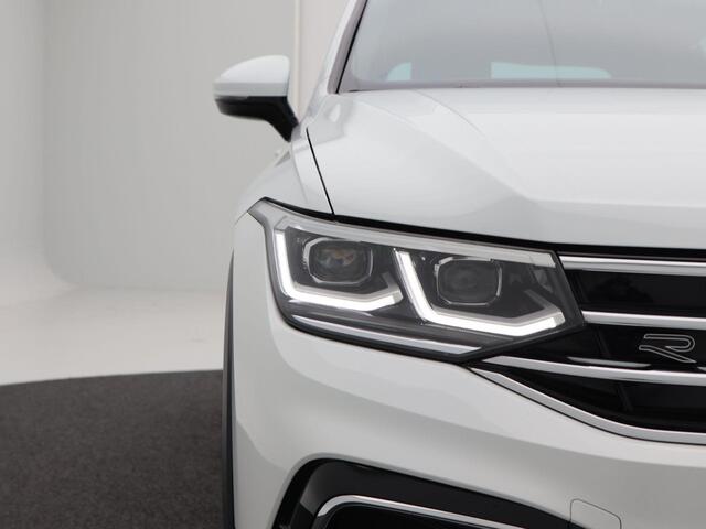 Volkswagen TIGUAN 1.5 TSi 150 Pk Automaat R-Line | Adaptive Cruise | Climate Control | Navigatie | Camera | Carplay | 19 Inch | 17.821 Km!!