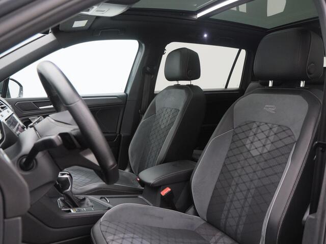 Volkswagen TIGUAN Allspace 1.5 TSi 150 Pk Automaat R-Line Business+ 7 Pers | Panorama Dak | Stoel/Stuur Verwarming | Camera | Adaptive Cruise | Full LED | 19 Inch 84.135 Km !!