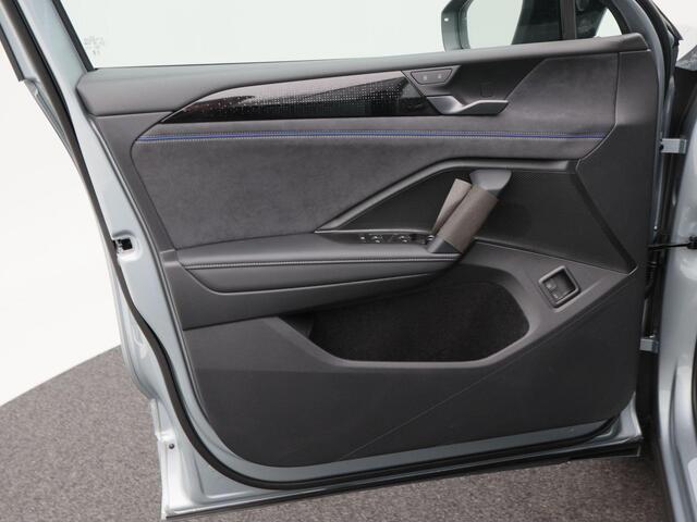 Volkswagen TIGUAN R-Line Edition 1.5 eHybrid 204 PK | Trekhaak | Panoramadak | 360 Camera | Head-up | ACC | DCC |