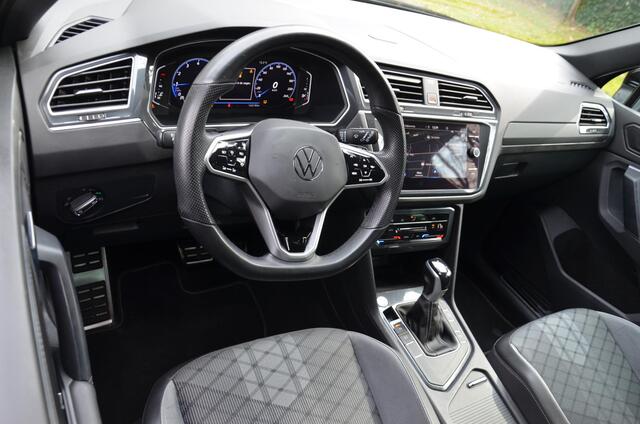 Volkswagen TIGUAN 1.5 TSI R-Line Business+ Automaat/Navi/Pdc/Ecc/Virtueel dashboard/Privacy-Glass/Cr-Controle/19-Inc Lmv/Cruise control adaptief/Koplampverlichting LED Matrix (IQ.Light)/Trekhaak