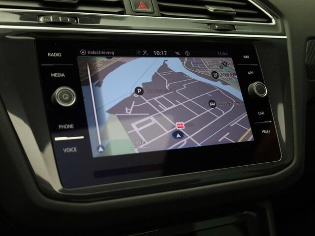 Volkswagen TIGUAN 1.4TSIeHybrid 180kW/245PK R-Line DSG · Panoramadak · Trekhaak · Apple/Android Car Play · Camera ·