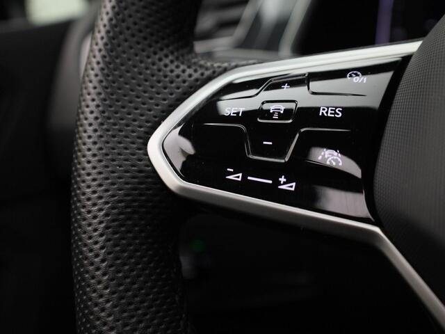 Volkswagen TIGUAN 1.4TSIeHybrid 180kW/245PK R-Line DSG · Panoramadak · Trekhaak · Apple/Android Car Play · Camera ·