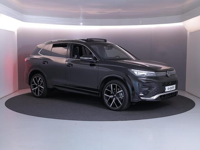 Volkswagen TIGUAN 1.5 eHybrid R-Line Edition 272 pk Automaat (DSG) | Verlengde garantie | Navigatie | Panoramadak | Parkeersensoren (Park assist) | Rondomzicht camera | Stoelverwarming v/a | R-Line |