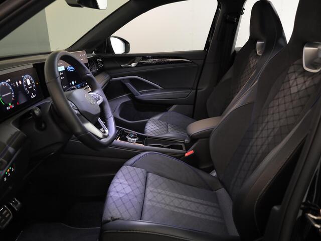 Volkswagen TIGUAN 1.5 eHybrid R-Line Edition 272 pk Automaat (DSG) | Verlengde garantie | Navigatie | Panoramadak | Parkeersensoren (Park assist) | Rondomzicht camera | Stoelverwarming v/a | R-Line |