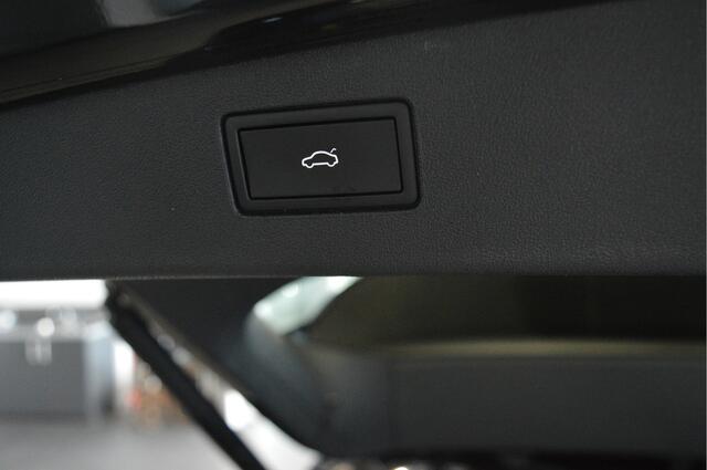 Volkswagen TIGUAN 2.0 TDI 3X R-LINE Black Style camera 20 inch 150 pk !!