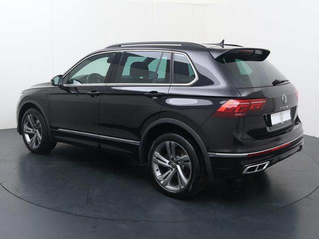 Volkswagen TIGUAN 1.4 TSI eHybrid R-Line Business+ | 245 PK | SoH 94% | Matrix LED koplampen (IQ.Light) | Achterklep easy open & close | 19" LM velgen | Achteruitrijcamera |
