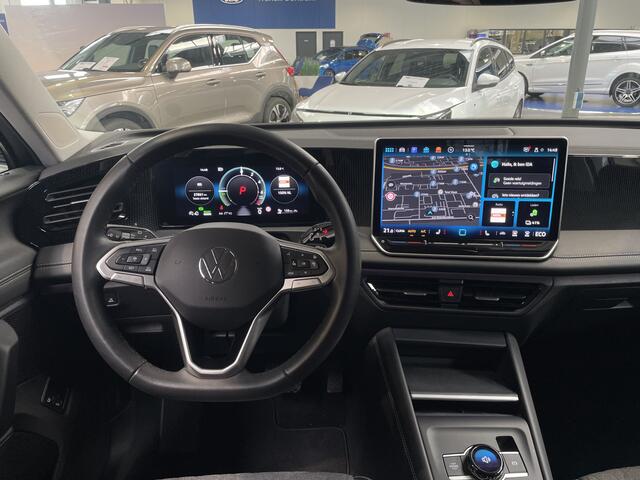 Volkswagen TIGUAN 1.5 eHybrid 204 pk Life Edition | Trekhaak | 360° Camera | 20" | Adapt. cruise | El. a. klep | 1e eig. | 1800 kg trekgewicht
