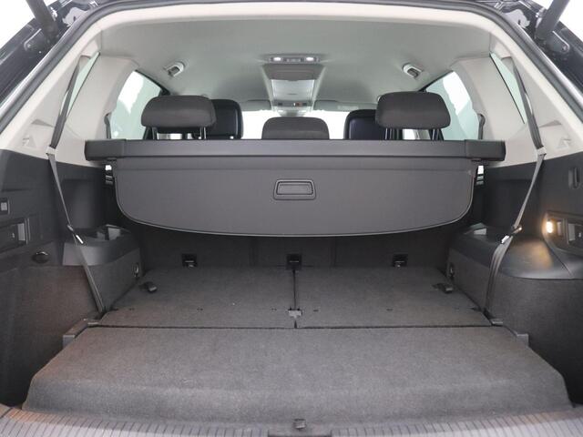 Volkswagen TIGUAN Allspace 1.5 TSI Highline Business R 7p. 150PK DSG Trekhaak, 20", Black Style, Head-Up Display, Achteruitrijcamera, Alarm, Keyless