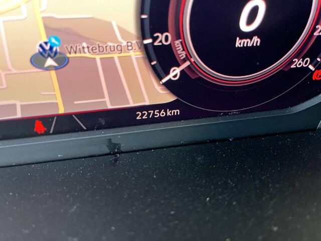 Volkswagen TIGUAN 1.4 TSI eHybrid R-Line / AUTOMAAT/ LEER/ PANO/ DCC/ APP-CONNECT/ PARK.SENSOR+360 CAMERA/ MEMORY SEAT/ STUUR+STOELVERWARM./ DODEHOEK/ HEAD-UP/ KEYLESS/ ELEK.KLEP/ NAVI/ DAB/ CLIMA/ LED/ 20'' LMV