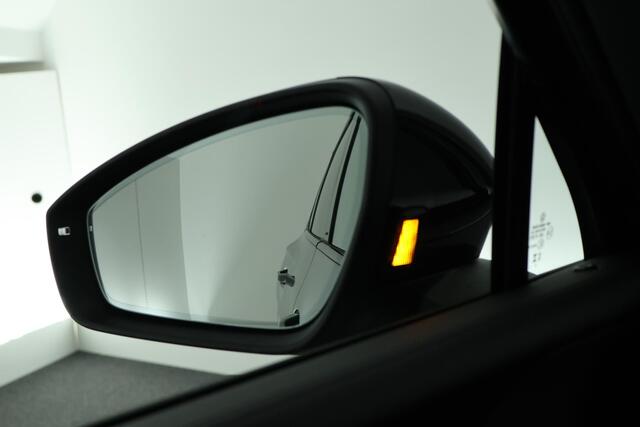 Volkswagen TIGUAN 1.5 272pk eHybrid R-Line Edition Black Style Trekhaak 360Camera Keyless Massage Virtual Cockpit Panoramadak Navigatie