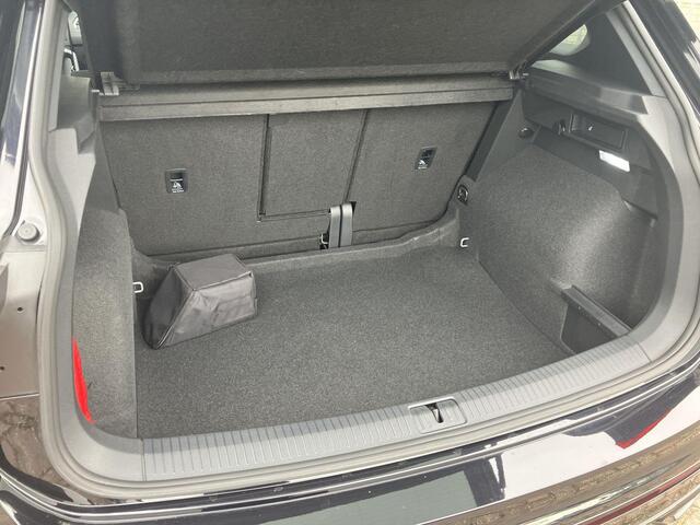 Volkswagen TIGUAN 1.5TSI/150PK DSG R-Line · Panoramadak · Blackstyle · Apple/Android Car Play · Navigatie · Stoelverwarming ·