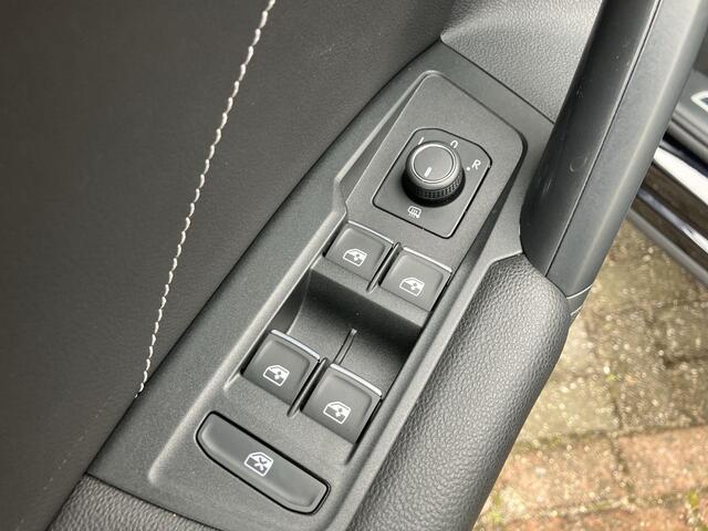 Volkswagen TIGUAN 1.5TSI/150PK DSG R-Line · Panoramadak · Blackstyle · Apple/Android Car Play · Navigatie · Stoelverwarming ·