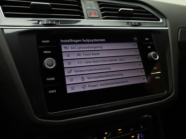 Volkswagen TIGUAN 1.5TSI/150PK DSG R-Line Black Style Navigatie · Apple Carplay/Android Auto · Camera + Parkeersensoren · Garantie t/m 17-02-2026 of 80000km.