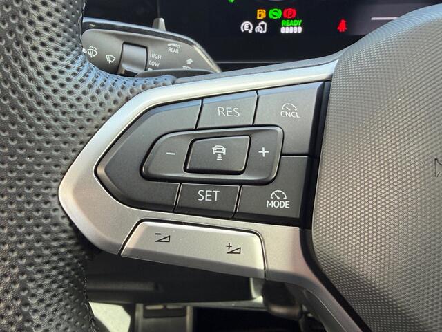 Volkswagen TIGUAN 1.5 eHybrid R-Line | Black line | 360 Camera | Trekhaak | Dode hoek | IQ light | Elek. klep | Rijklaar incl. garantie