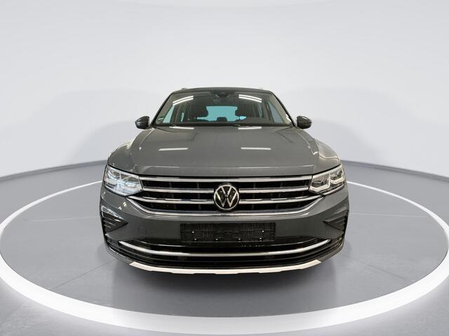 Volkswagen TIGUAN 1.4 TSI eHybrid 245pk DSG Life Business · Camera · Matrix LED · Inklap. Trekhaak · Stuur- & Stoelverwarming + achterbank · Apple/Android Car Play · Elek. Achterklep ·