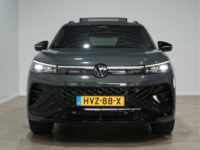 Volkswagen TIGUAN 1.5 TSI eHybrid 272pk PHEV R-Line Business Trekhaak | Pano | Black Style | 20" | Matrix | Camera 248