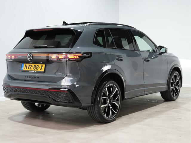 Volkswagen TIGUAN 1.5 TSI eHybrid 272pk PHEV R-Line Business Trekhaak | Pano | Black Style | 20" | Matrix | Camera 248