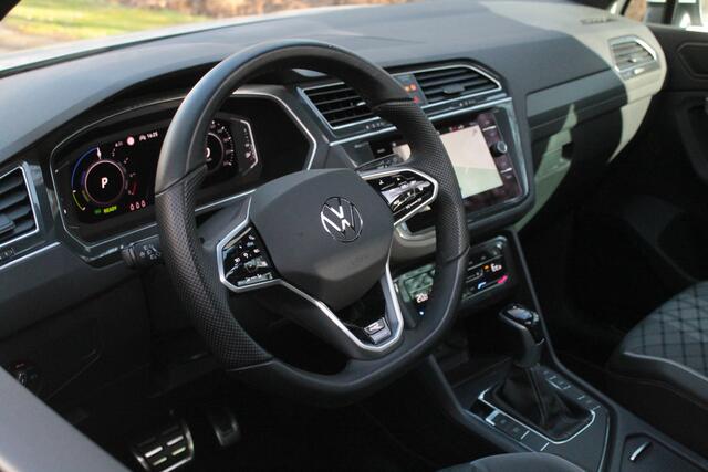Volkswagen TIGUAN 1.4 TSI eHybrid R-Line Business+ | IQ | Pano | Trekhaak | Carplay