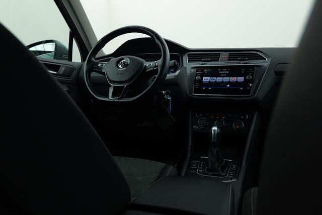 Volkswagen TIGUAN 1.5 TSI ACT Highline | Digital dashboard | Stoelverwarming | Achteruitrijcamera